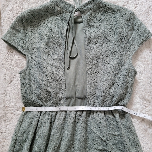 Star Crossed Lovers Seafoam Green High Collar Lace Accent Cap Sleeve Dress Small - Picture 11 of 13